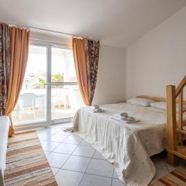 Apartments Eddy Veselica, khách sạn ở Novalja