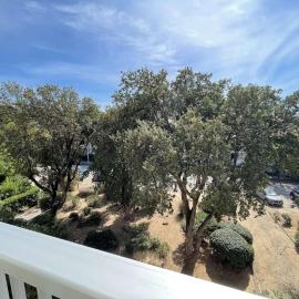 150 m de la plage, vue mer et pinède... โรงแรมในSaint-Elme
