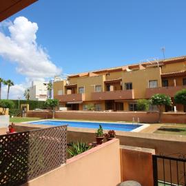 Apartamento de tres dormitorios terraza privada y piscina abierta todo el año, Cabo Roig, Orihuela costa, AQ-128, hotel i Orihuela Costa