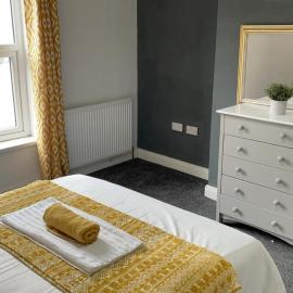 Herbert - MexTown Contractors, hotel in Mexborough