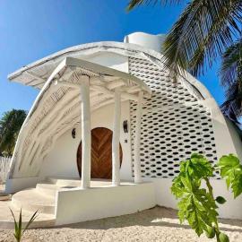 Unique Beachfront Casa Kyma, Pool, San Crisanto, Yucatan، فندق في San Crisanto