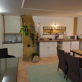 Pension Hayna Zi. 1 und Zi. 2, hotel a Schkeuditz