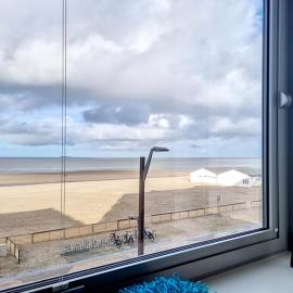 Luxe app Knokke-Heist met strand cabine, hotel din Knokke-Heist