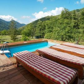 La Casa di Loia, casa vacanze con piscina esclusiva, hotel di Mulazzo