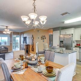 Auburndale Vacation Rental w/ Yard & Lake Views