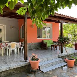 Monastiraki Villa, hotelli kohteessa Keramotí