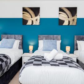 Wow BooK ME 9 beds 25 Baths CONTRACTORS,FAMILY!, hotel a Earley