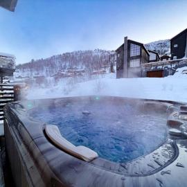 Stranda Fjellgrend - with jacuzzi & 3 bedrooms, hotel a Stranda