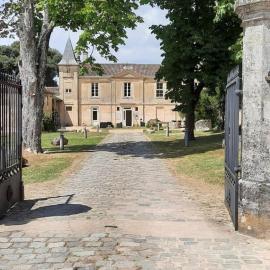 Demeures & Château - Fleur de Roques - Puisseguin Saint Emilion, hotel en Puisseguin