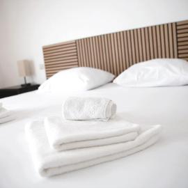 Cozy 3 bedroom house with 11 kw electric car charger, hotel in Hesperange