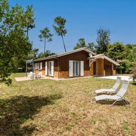 1km plage- Bassin d'Arcachon- Maison pour 6, hotel in Lanton
