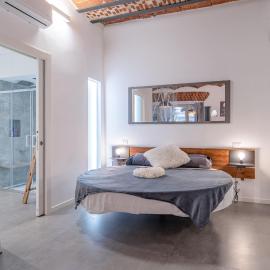 Suite & Queen Apartments by Toh Solution