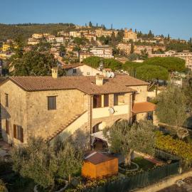 Casale Corciano, hotel u gradu Ellera
