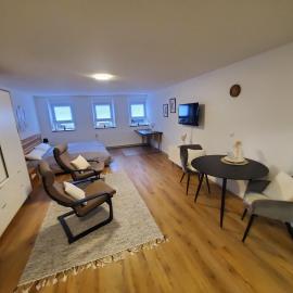 Ferienwohnung Blumenstiel، فندق في مايكامير