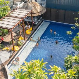 Sea Beach Hostel & Club Beachfront 18-39 years only, hotel in Ao Nang Beach