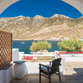 Stunning Sunset House on Kamares Bay with Playground