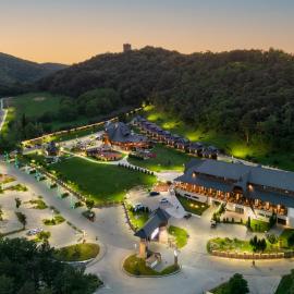 Etno Naselje Vrdnička kula - Fruške Terme, hotel en Vrdnik