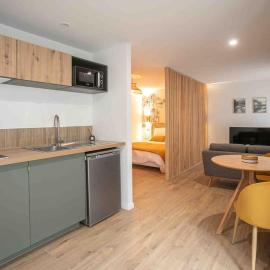 Studio cosy, neuf, hyper centre, hotel in Brantôme