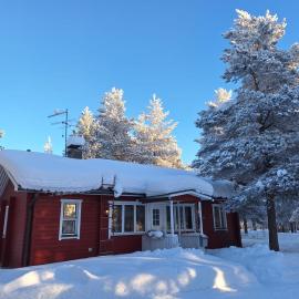 Holiday Home Samanitieva، فندق في Enontekiö