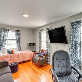 Pet-Friendly Ellenville Apartment in the Catskills, Hotel in Ellenville