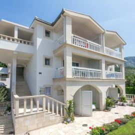 Apartments with parking space Podaca, Makarska - 6736, hotel in Podaca