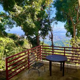 Aguanga Cabin at Threesome Cafe, hotel i Cebu City