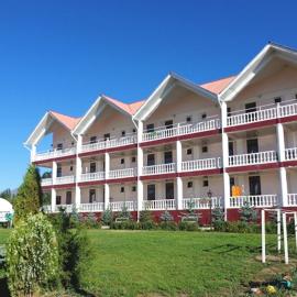 Aquamarine Inn, hotelli kohteessa Cholpon-Ata