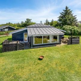 Gorgeous Home In Tarm With Sauna, hotel sa Tarm