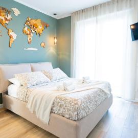 Blu Iris - Deluxe apartment with jacuzzi, hotel en Lesa