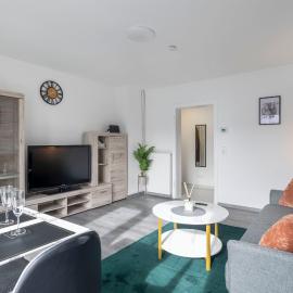 44 Apartments - Modern, Gemütlich, WLAN, Balkon, Stellplatz, hotel in Wuppertal