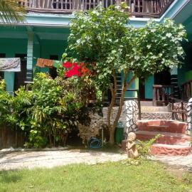 Breeze Hostel, hotel in Kuta Lombok