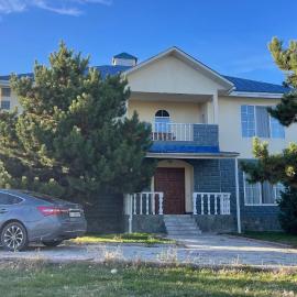 Luxury-Family-Cottage, hotel en Bosteri