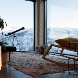 Cozy Nature Retreat, Danish Design w Jacuzzi option, hotel in Sogndal