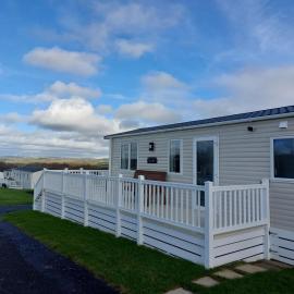 Alphi 4, hotel in Bude
