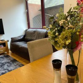 Modern apartment 4 mins from Gatwick, hotel a Horley
