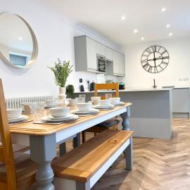 Spacious Home Near Seafront & Train Station 5 Bed Sleeps 10- Central Penzance, hotel a Penzance