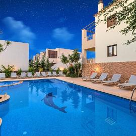 Azure Horizon Villa Heated Pool Beach at 550 m, hotel in Rethymno