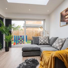 Dazzling & Modern 4bd - Coop LIVE - Etihad - Parking, hotel i Manchester