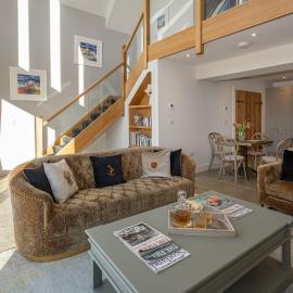 Lapwing - Stylish one bedroom country steading, hotel in Perth