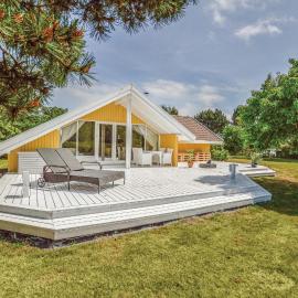 Three-Bedroom Holiday Home In Skalskor, hotel di Skælskør