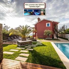 Villa Sunset Pool & Spa apartments, hótel í Zgornje Škofije