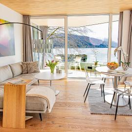 Luxus-Apartments direkt am Attersee, מלון בזיוואלכן