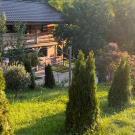 Muntele cu dor, hotel 