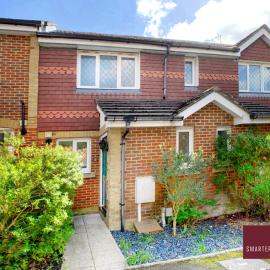 Woking - Parking Garden 2Bed, hotel a Brookwood