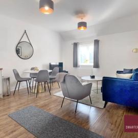 Bracknell - Maisonette Parking 2Bed