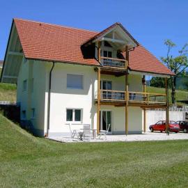 Ferienwohnungen Hansmartihof, Hotel in Horben