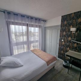 Hôtel le Vascon، فندق في داكس