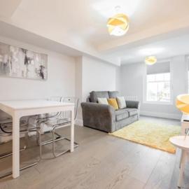 Modern,central 1 bedroom flat, hotel in Brentwood