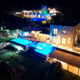 Sky Sea Resort & Villas、スキアトスタウンのホテル