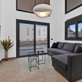 San Marino Luxury Suites #3, hotel in Asgourou